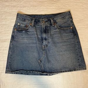 levi’s denim mini skirt